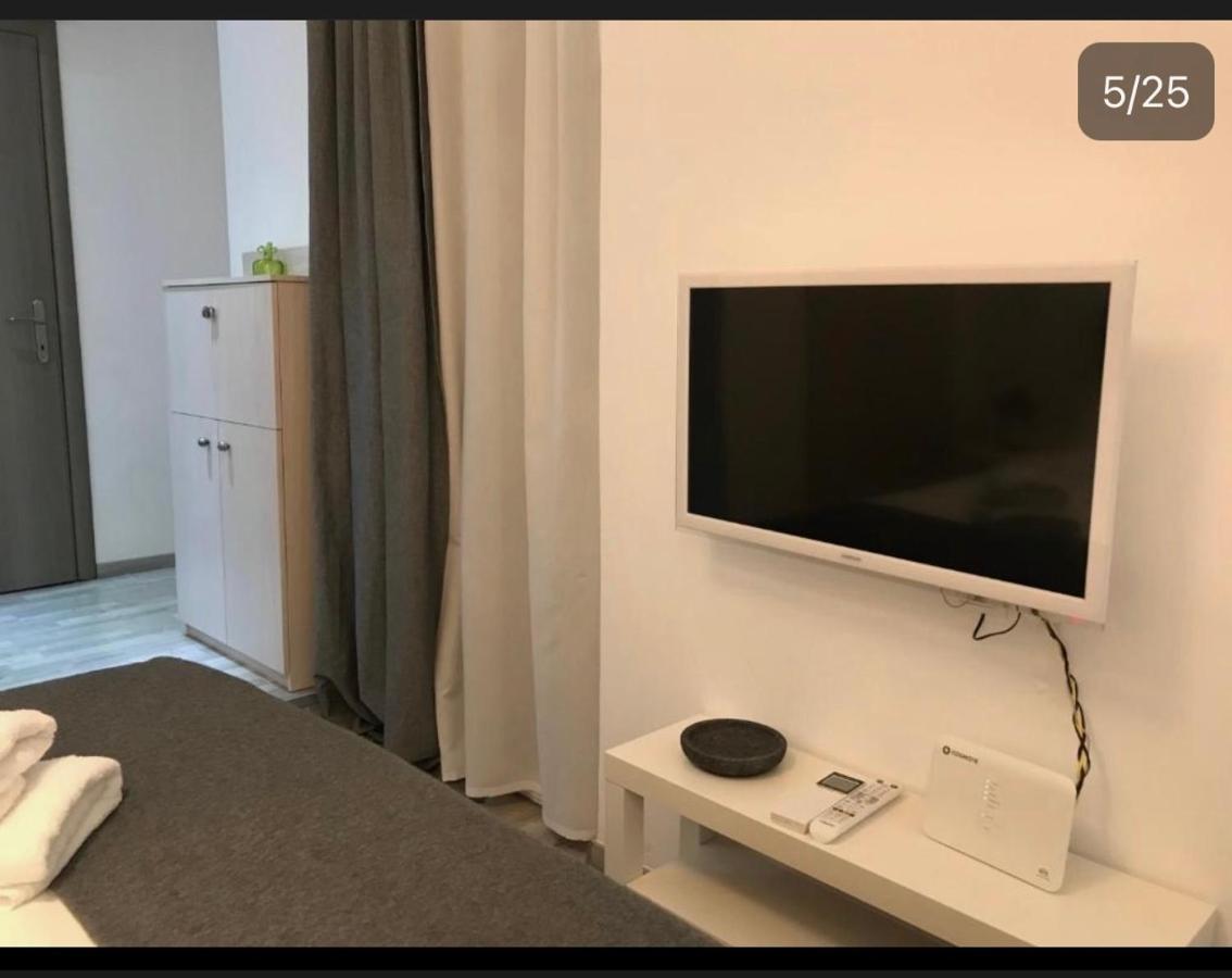 סלוניקי Small Budget Diamond Apartment In Agias Sofias. מראה חיצוני תמונה
