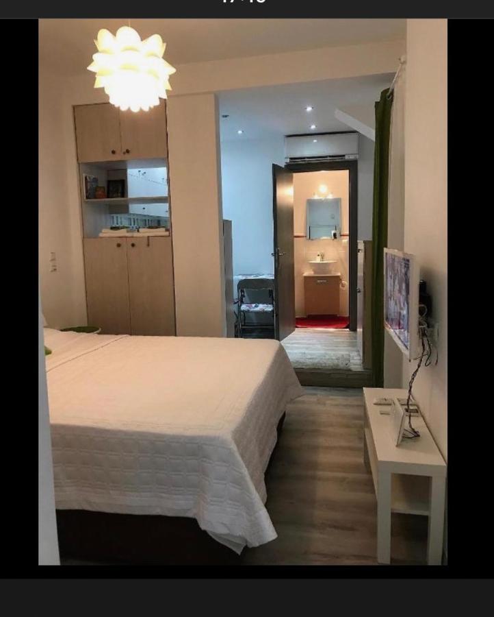 סלוניקי Small Budget Diamond Apartment In Agias Sofias. מראה חיצוני תמונה