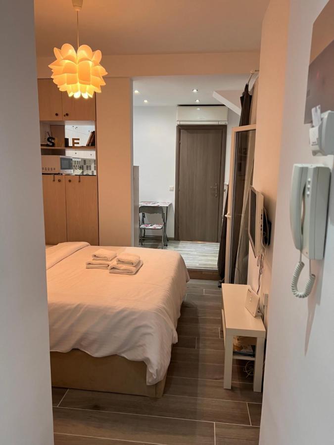 סלוניקי Small Budget Diamond Apartment In Agias Sofias. מראה חיצוני תמונה