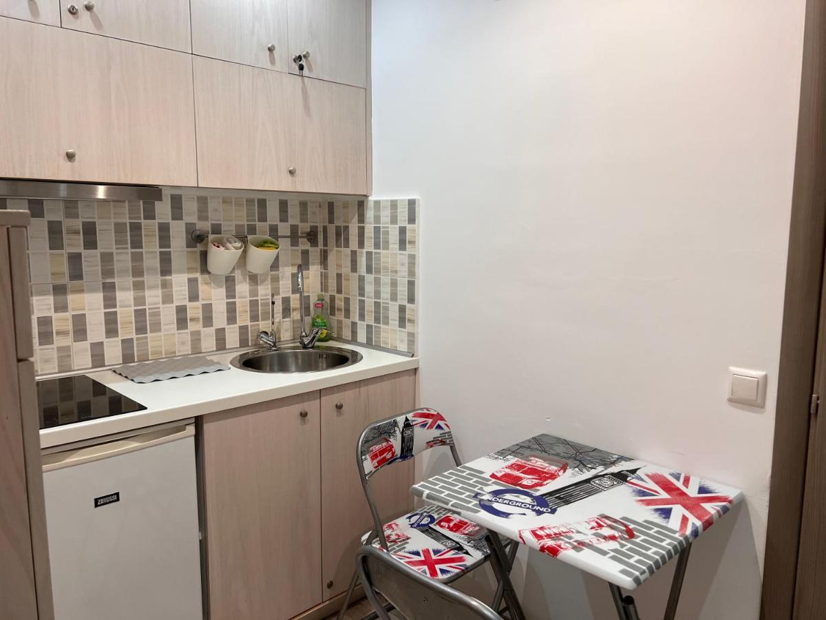 סלוניקי Small Budget Diamond Apartment In Agias Sofias. מראה חיצוני תמונה