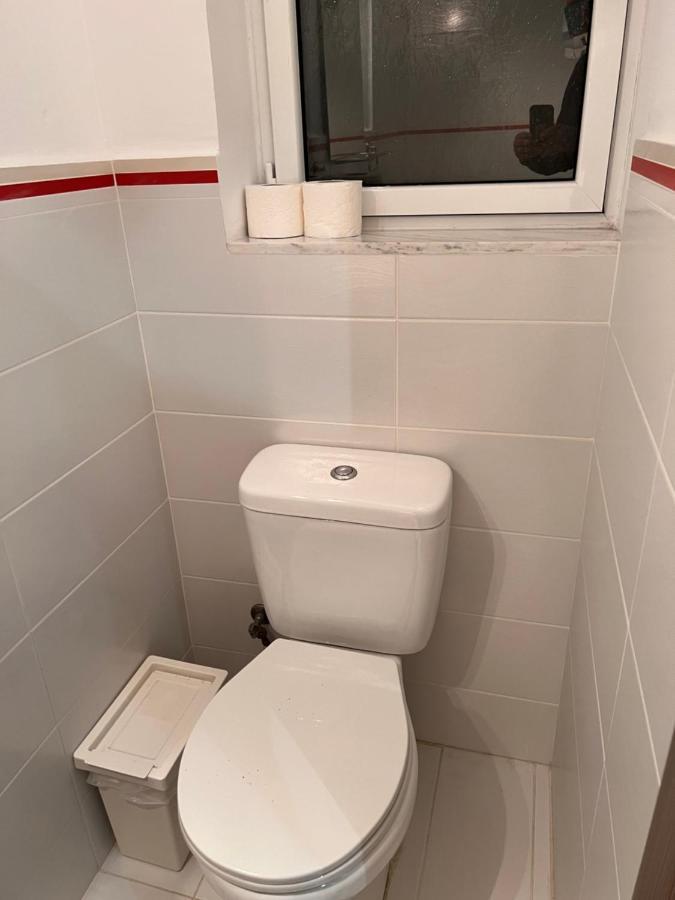 סלוניקי Small Budget Diamond Apartment In Agias Sofias. מראה חיצוני תמונה